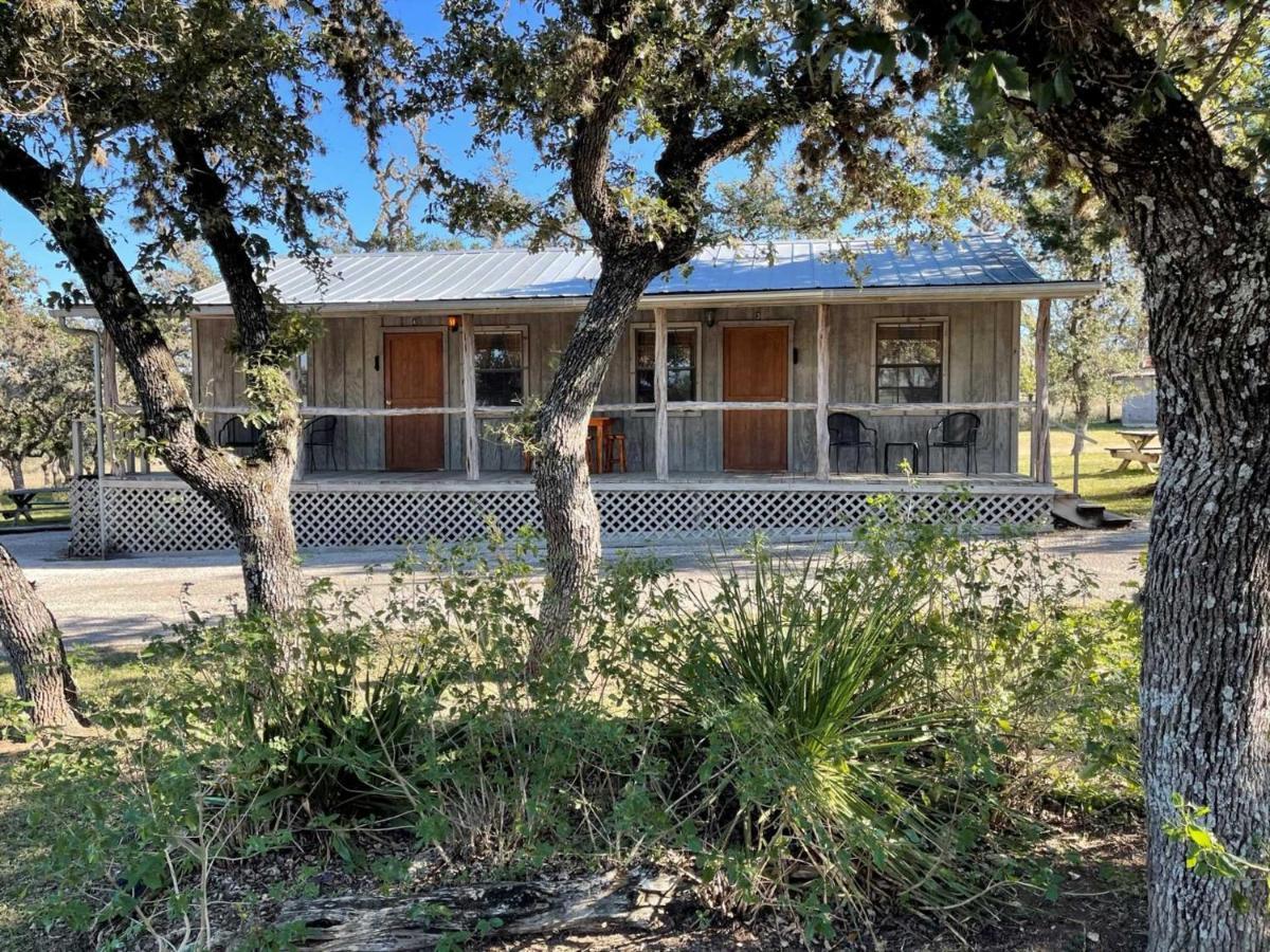 Bed and Breakfast West 1077 Guest Ranch - Retreat Tarpley Exterior foto